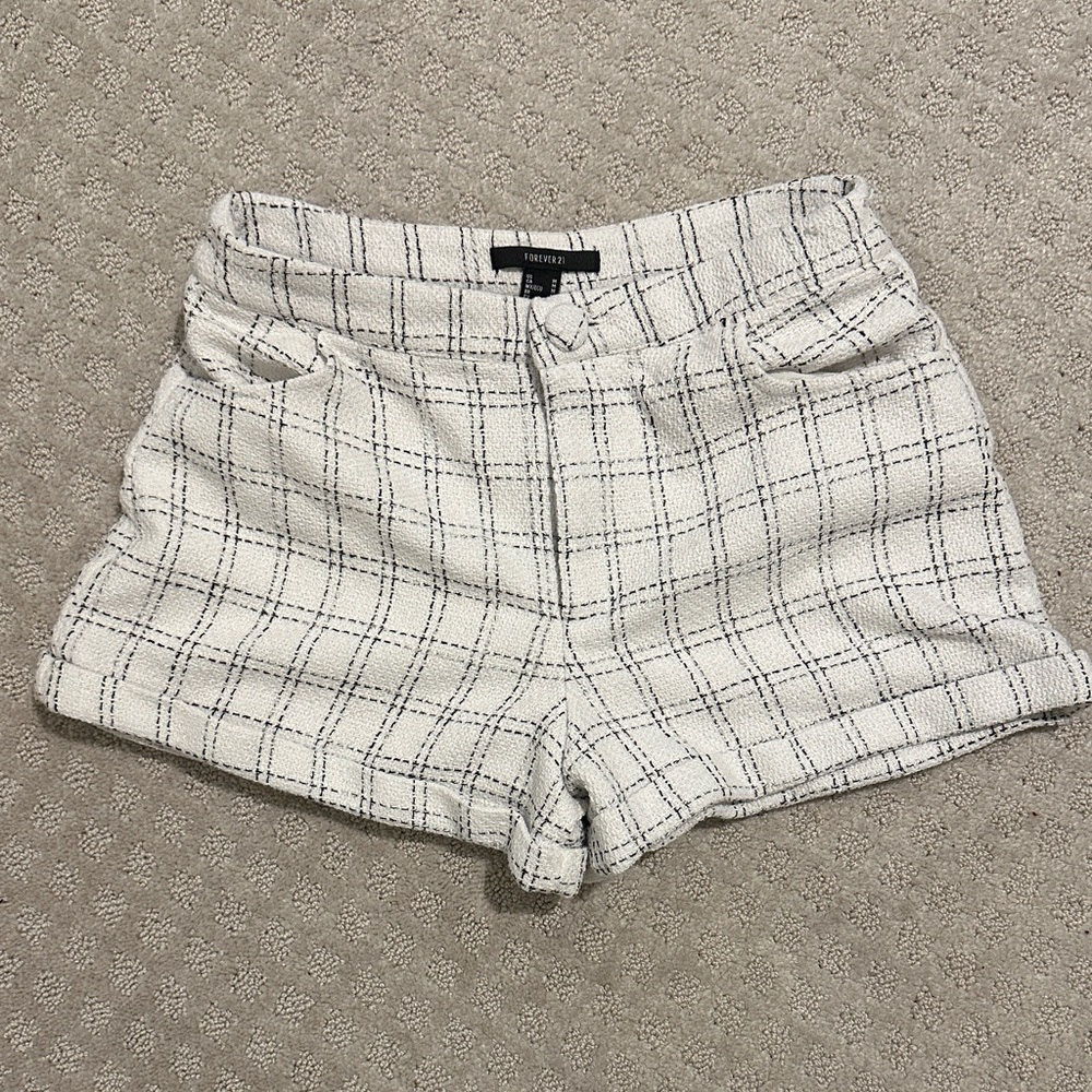 Forever 21 White Checkered Shorts (M)